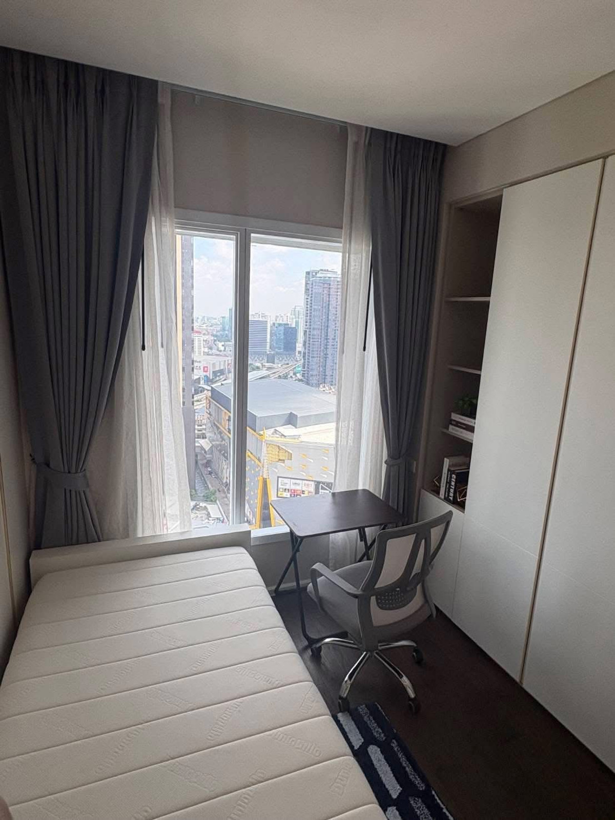 ให้เช่าคอนโดลาดพร้าว เซ็นทรัลลาดพร้าว :  💥 FOR RENT   :  The Saint Residences  Condo   💥  