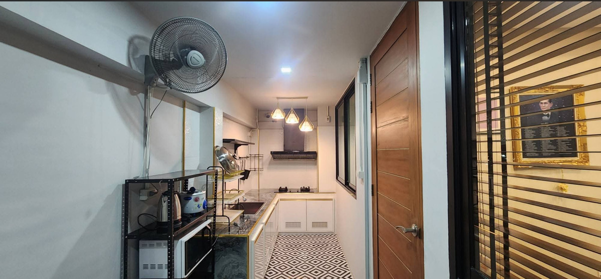 ให้เช่าโฮมออฟฟิศโชคชัย4 ลาดพร้าว71 : โฮมออฟฟิต 4 ชั้น ทำเลดี พร้อมเฟอร์นิเจอร์ ตกแต่งสวยงาม ให้เช่า ย่านลาดพร้าว-โชคชัย4 ใกล้โรงพยาบาลเปาโล โชคชัย 4 เพียง 300 เมตร