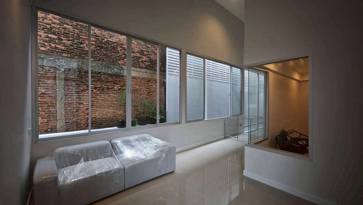 For SaleHouseChokchai 4, Ladprao 71, Ladprao 48, : Semi-Detached House for Sale in Lat Phrao Chok Chai 4 near Central EastVille and CDC Easy Access Multiple Routes 52 sq.w