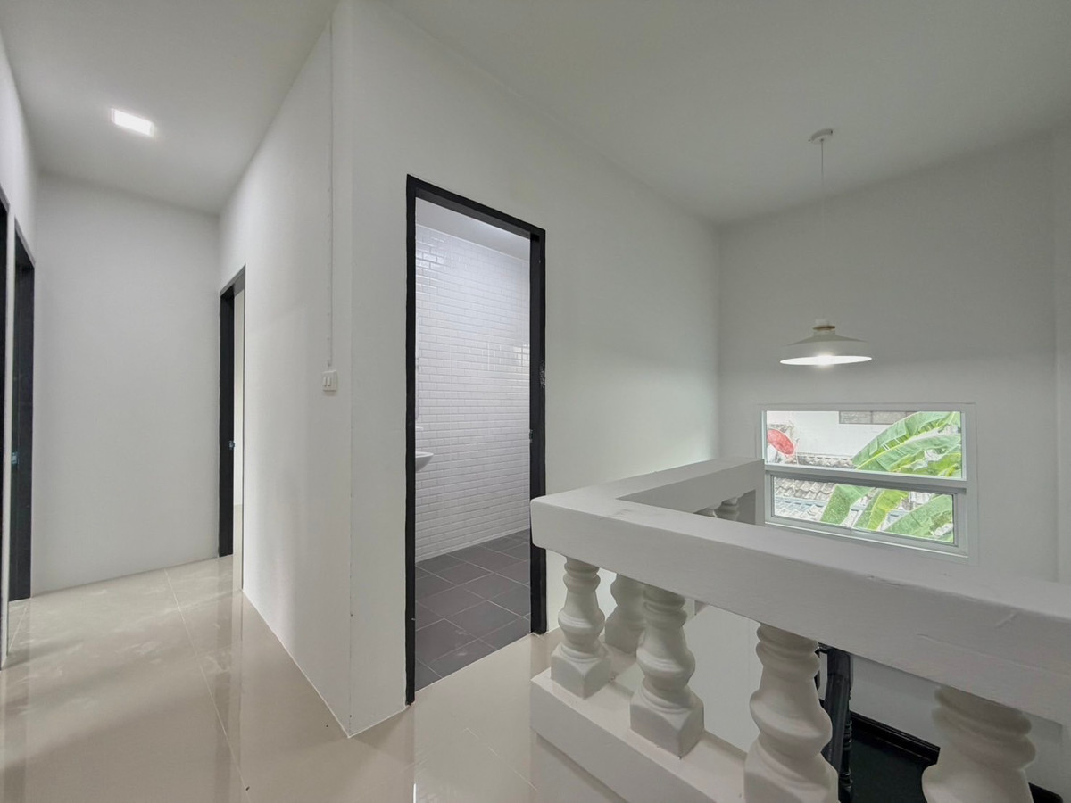 For SaleTownhomeRattanathibet, Sanambinna : Townhouse for sale in Kittiyarak, Sanambinnam, 18 sq m, newly decorated, has a balcony, no flooding, free transfer.