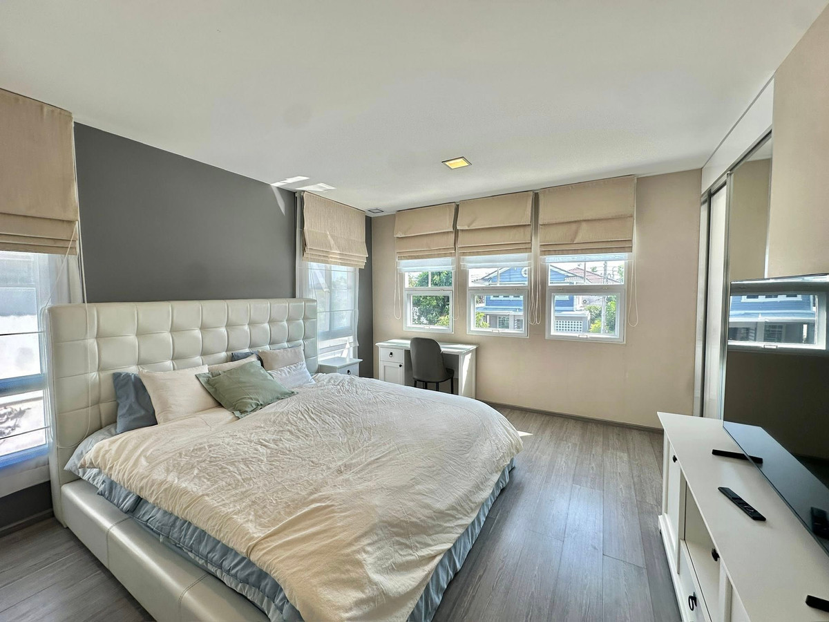 For RentHouseBangna, Bearing, Lasalle : For rent, 2-story detached house, Chaiyaphruek Village, Bangna Km. 7, beautiful house, good condition. Fully furnished, ready to move in, price 55,000 baht.