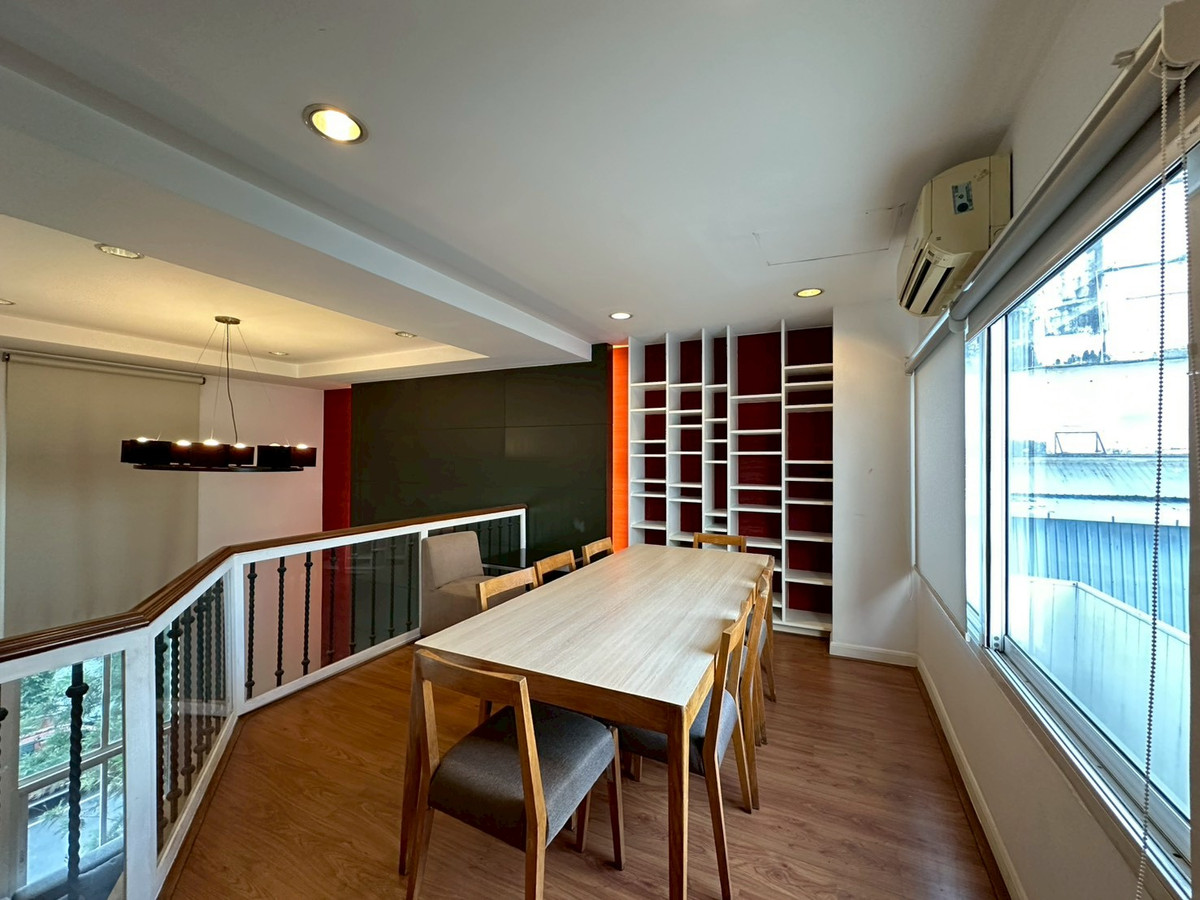 ให้เช่าทาวน์โฮมสุขุมวิท อโศก ทองหล่อ : Luxury Townhouse in Thonglor | Large Living Space 386 Sq.m. Near BTS Thonglor | ทาวน์เฮ้าส์ขนาดใหญ่ในย่านทองหล่อ หนึ่งในทำเล Prime Residential Area ของกรุงเทพ 