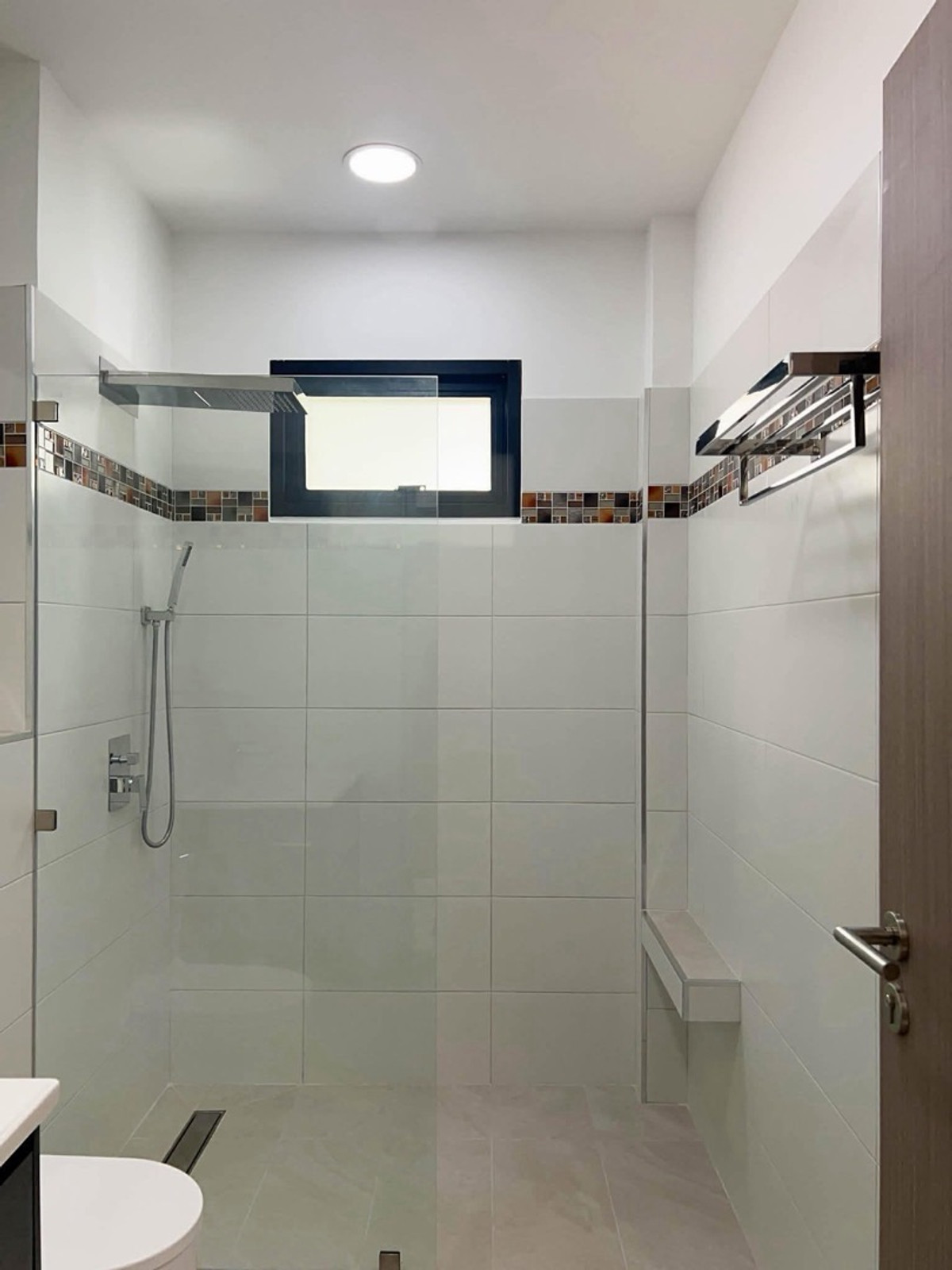 For SaleHousePattaya, Bangsaen, Chonburi : Luxury Pool Villa for Sale Huai Yai, Brand New House with Private Pool Near Sukhumvit Road and Jomtien Beach, Ideal for Investment and Daily Rental