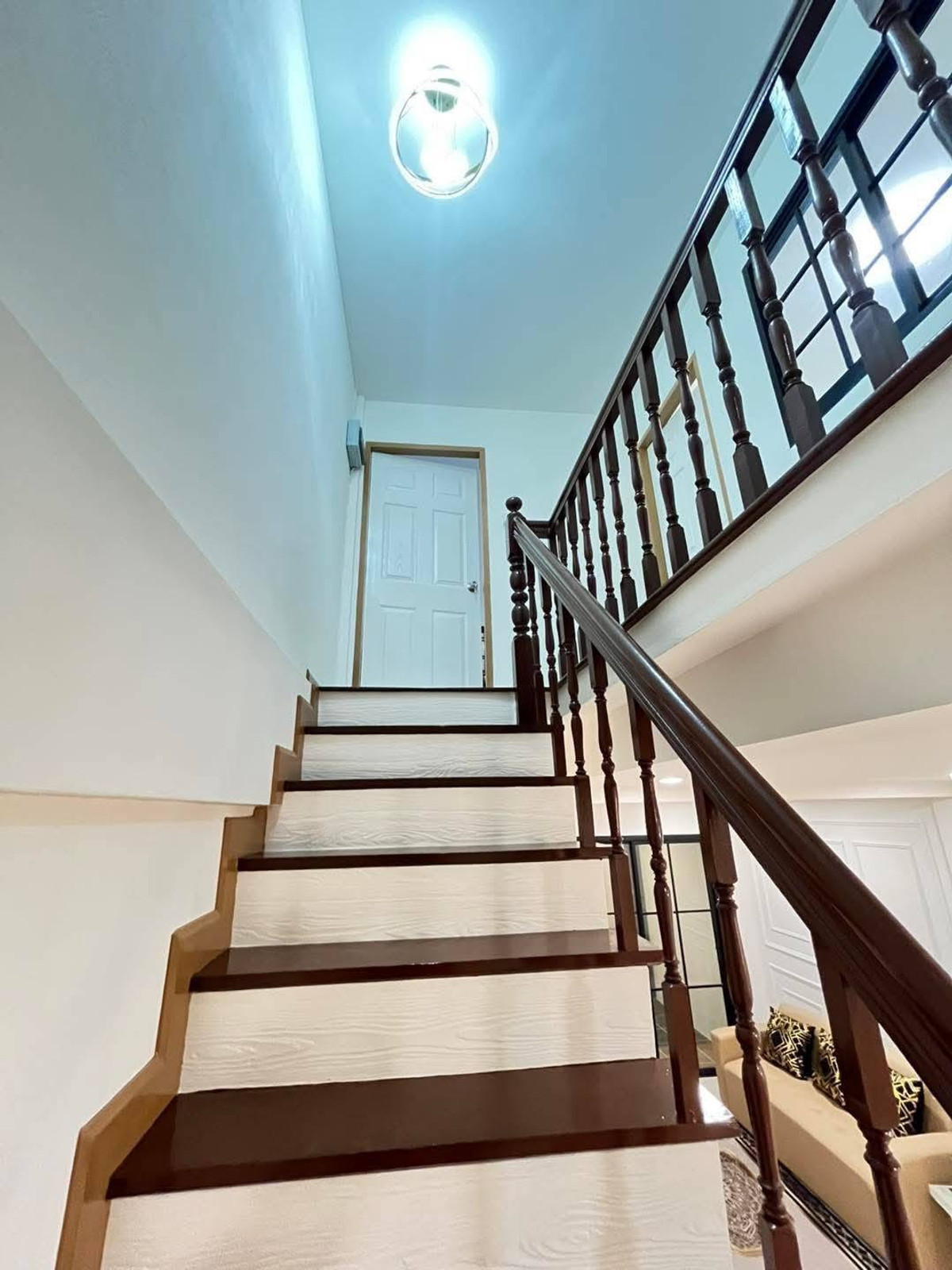 ขายทาวน์โฮมนนทบุรี บางใหญ่ บางบัวทอง : ขายทาวน์เฮาส์พระปิ่น 3 บางใหญ่ 17 ตร.ว. 3 นอน แต่งใหม่มีระเบียง ฟรีเฟอร์ฯ ฟรีโอน