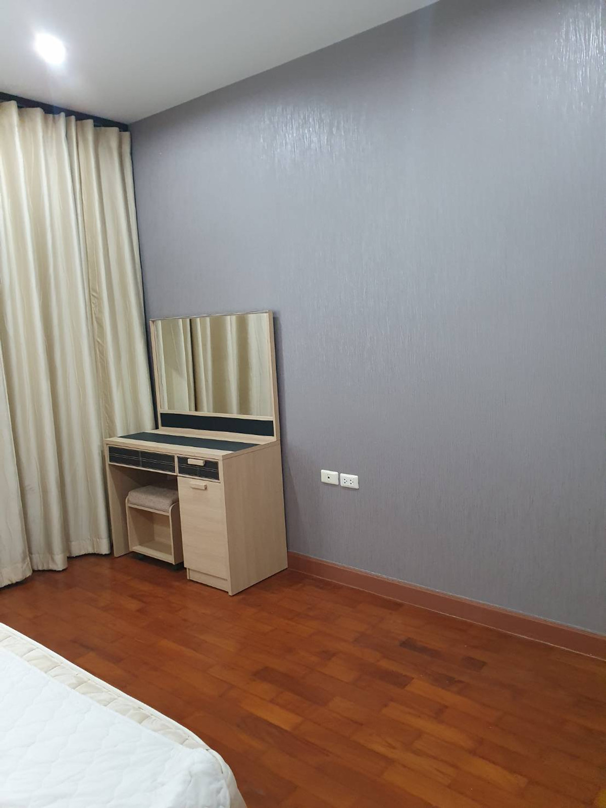 ให้เช่าคอนโดสุขุมวิท อโศก ทองหล่อ : Siri Residences 2 Bedroom Condo for Rent  