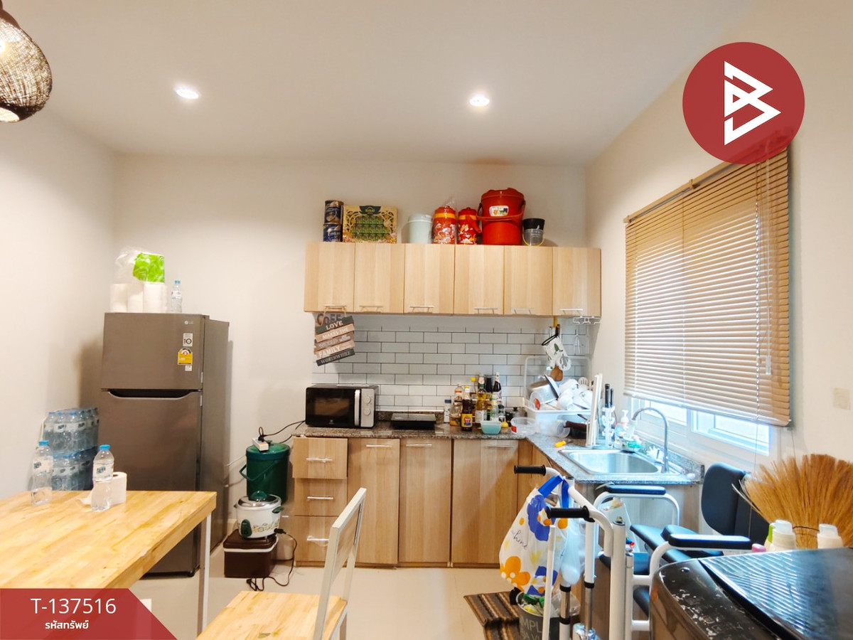 For SaleHouseNakhon Pathom : Semi-detached house for sale, Krisana Gardenhome Village, Phutthamonthon Sai 5 (Krisana Gardenhome), Sam Phran, Nakhon Pathom.