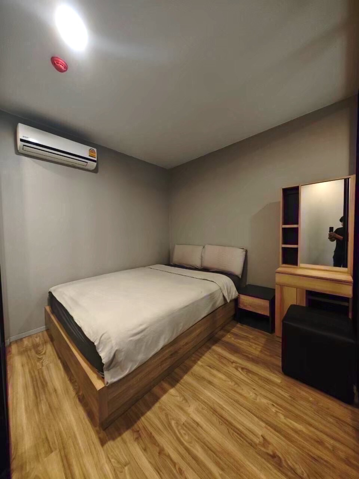 For RentCondoSathorn, Narathiwat : 🎯Blossom Condo @ Sathorn - Charoenrat🔥🔥Beautiful room, fully furnished, in the heart of the city, ready to move in. I like coming to talk at work (T01485)