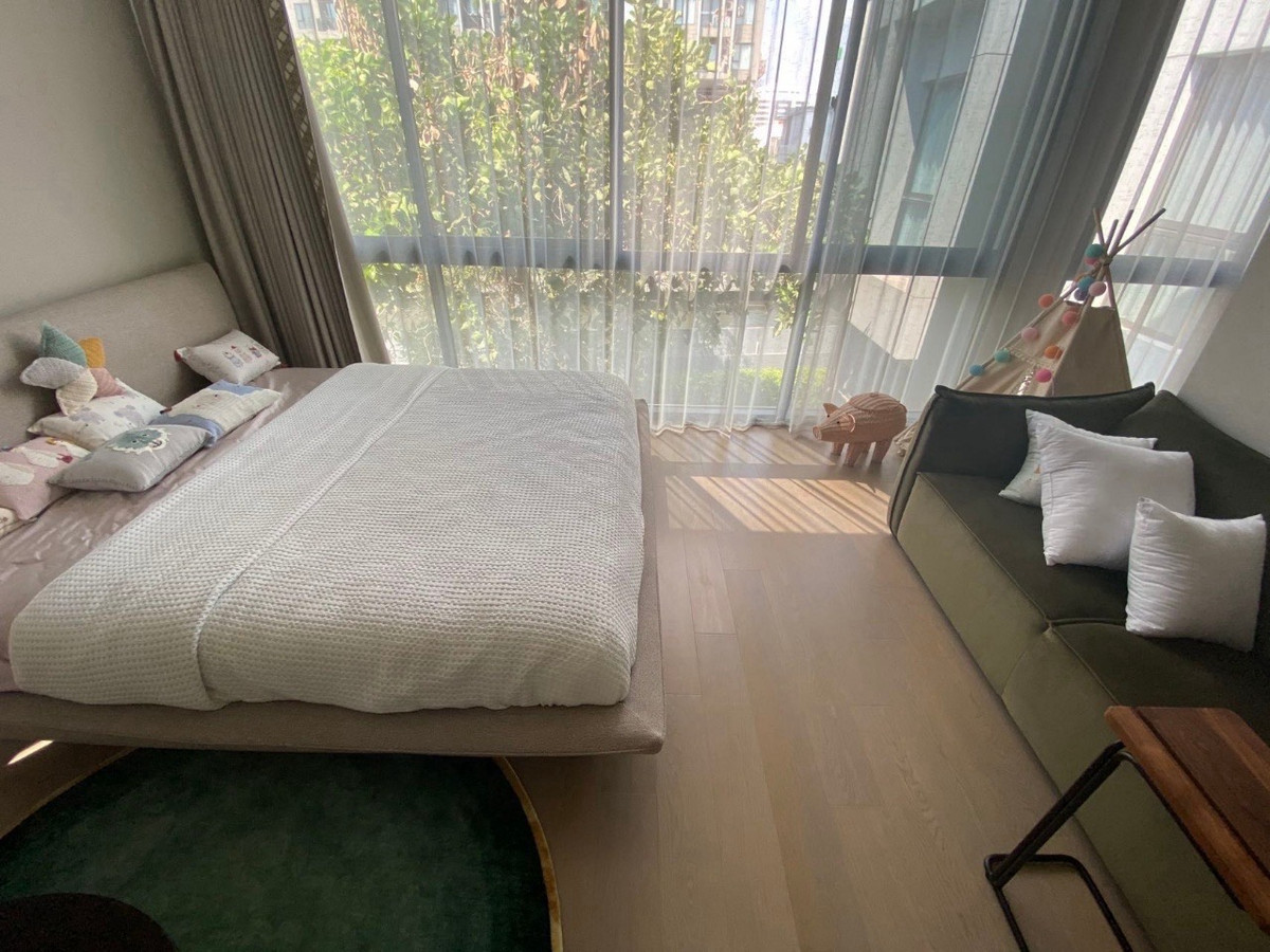 บ้านสุขุมวิท อโศก ทองหล่อ : วิลล่าหรูทองหล่อให้เช่า พร้อมสระว่ายน้ำส่วนตัวและลิฟท์ส่วนตัว