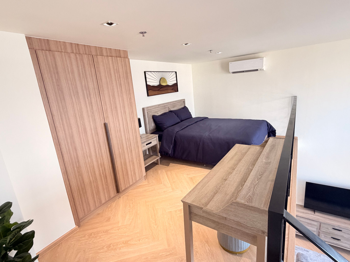 For RentCondoWongwianyai, Charoennakor : Loft Duplex room, fully furnished, ready to move in, free WiFi throughout the contract.