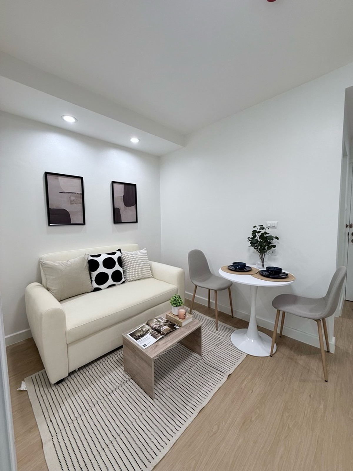 ขายคอนโดอ่อนนุช อุดมสุข : K-6834 ห้องตกแต่งใหม่  1 ห้องนอนเป็นสัดส่วน ✨️ ขายด่วน ❗The log 3 พร้อมอยู่