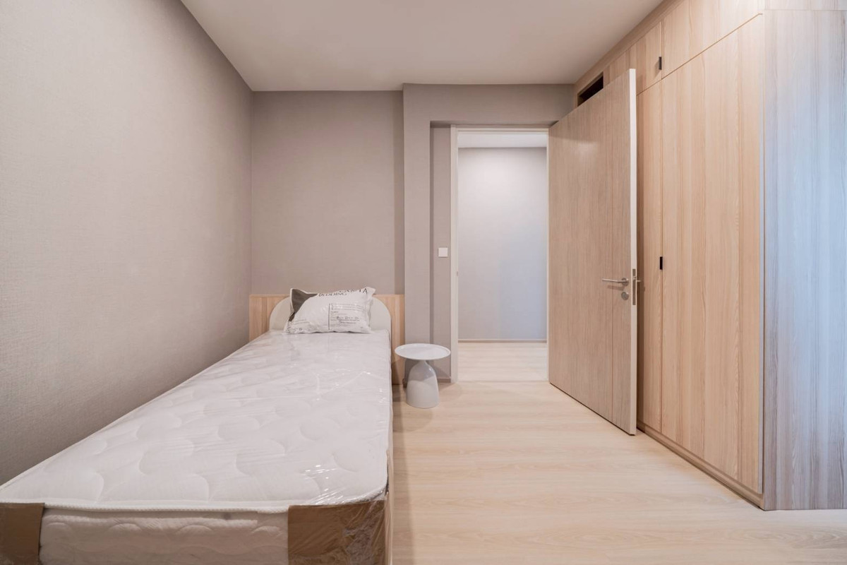 For RentTownhomePattanakan, Srinakarin : New house on the edge of the house for rent, move in immediately. Fully furnished, near Brighton College and Wellington College 🏫