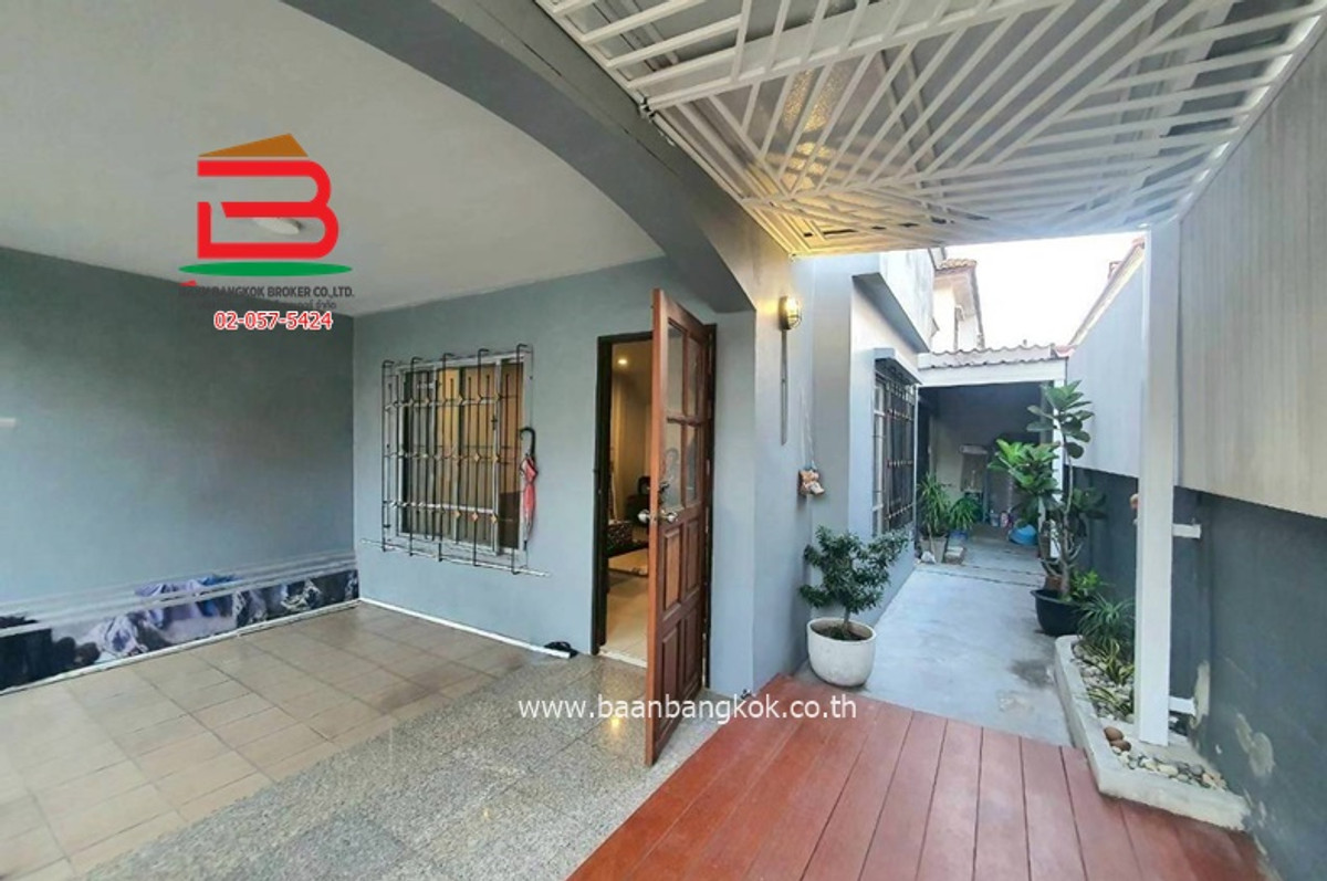 ขายทาวน์โฮมนวมินทร์ รามอินทรา : ทาวน์เฮาส์ หมู่บ้าน เค.ซี.รามอินทรา 6 (พระยาสุเรนทร์ 45) เนื้อที่ 24 ตรว. (ใกล้วัดพระยาสุเรนทร์) ถนนพระยาสุเรนทร์ แขวงสามวาตะวันตก เขตคลองสามวา