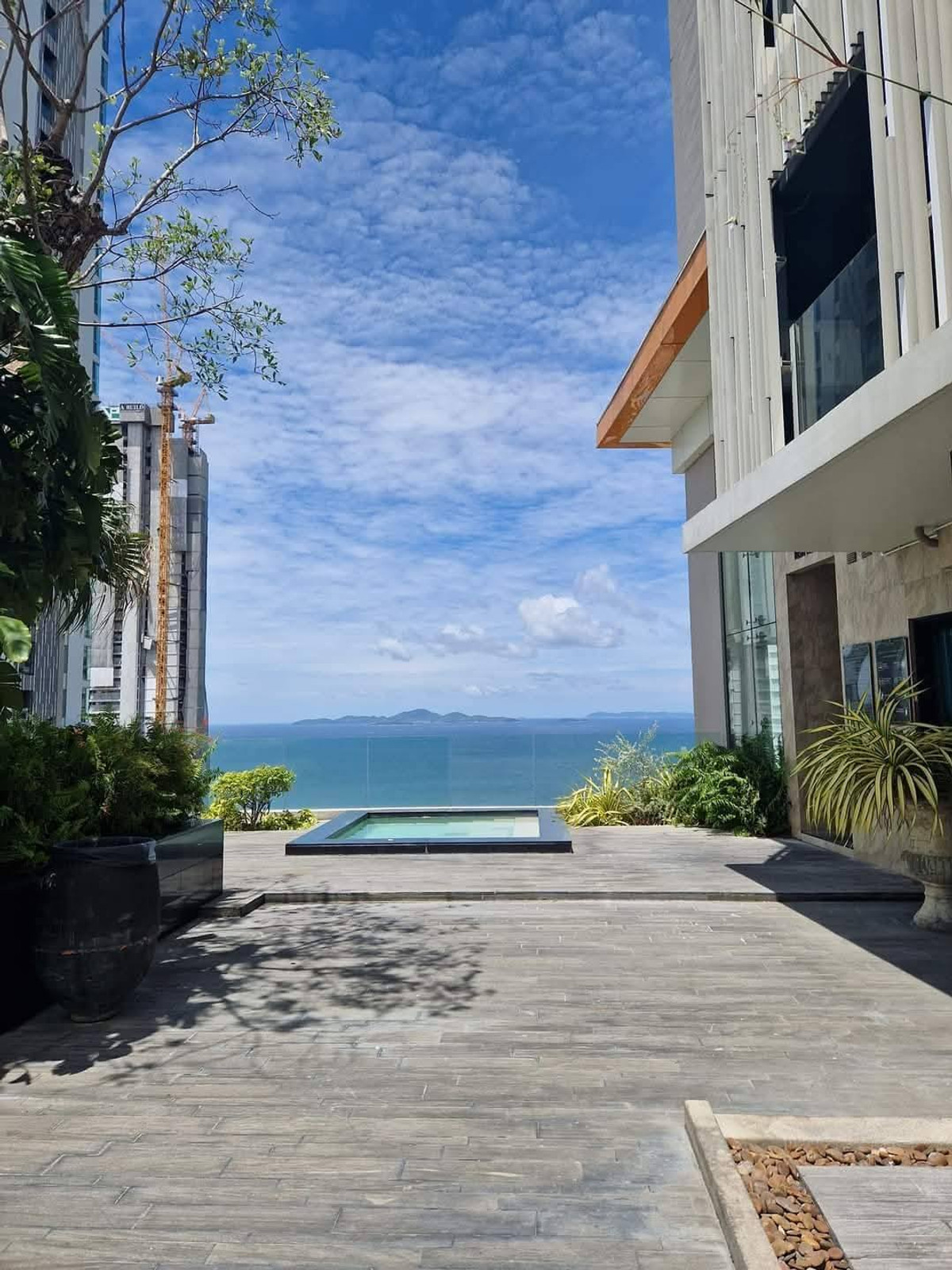 ให้เช่าคอนโดพัทยา บางแสน ชลบุรี สัตหีบ : The Riviera Wong Amat Beach / Studio (FOR RENT), เดอะ ริเวียร่า วงศ์อมาตย์ บีช / สตูดิโอ (เช่า) BEWN140