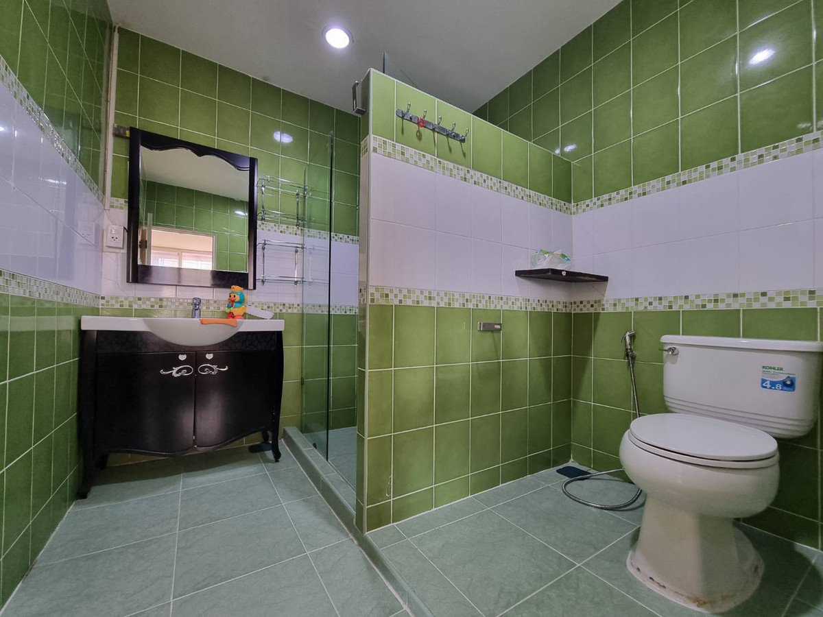 ขายอาคารพาณิชย์นนทบุรี บางใหญ่ บางบัวทอง : อาคารพาณิชย์ ซอยวัดลาดปลาดุก / 4 ห้องนอน (ขาย), Commercial Building Soi Wat Lat Pla Duk / 4 Bedrooms (FOR SALE) AOM097