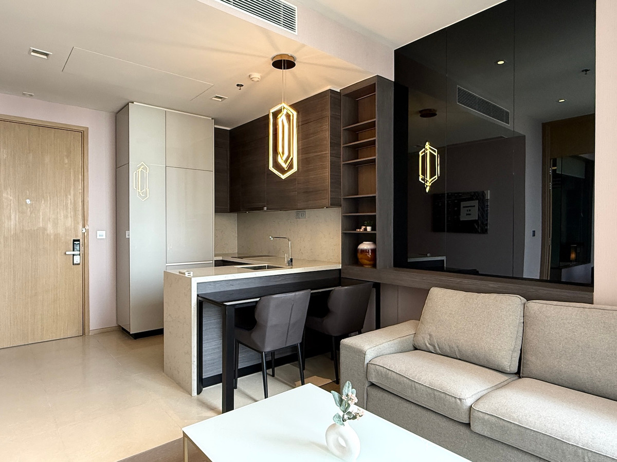 ให้เช่าคอนโดสุขุมวิท อโศก ทองหล่อ : 1 ห้องนอน 47 ตร.ม. ชั้นสูง วิวเมือง ใกล้ BTS อโศก & MRT