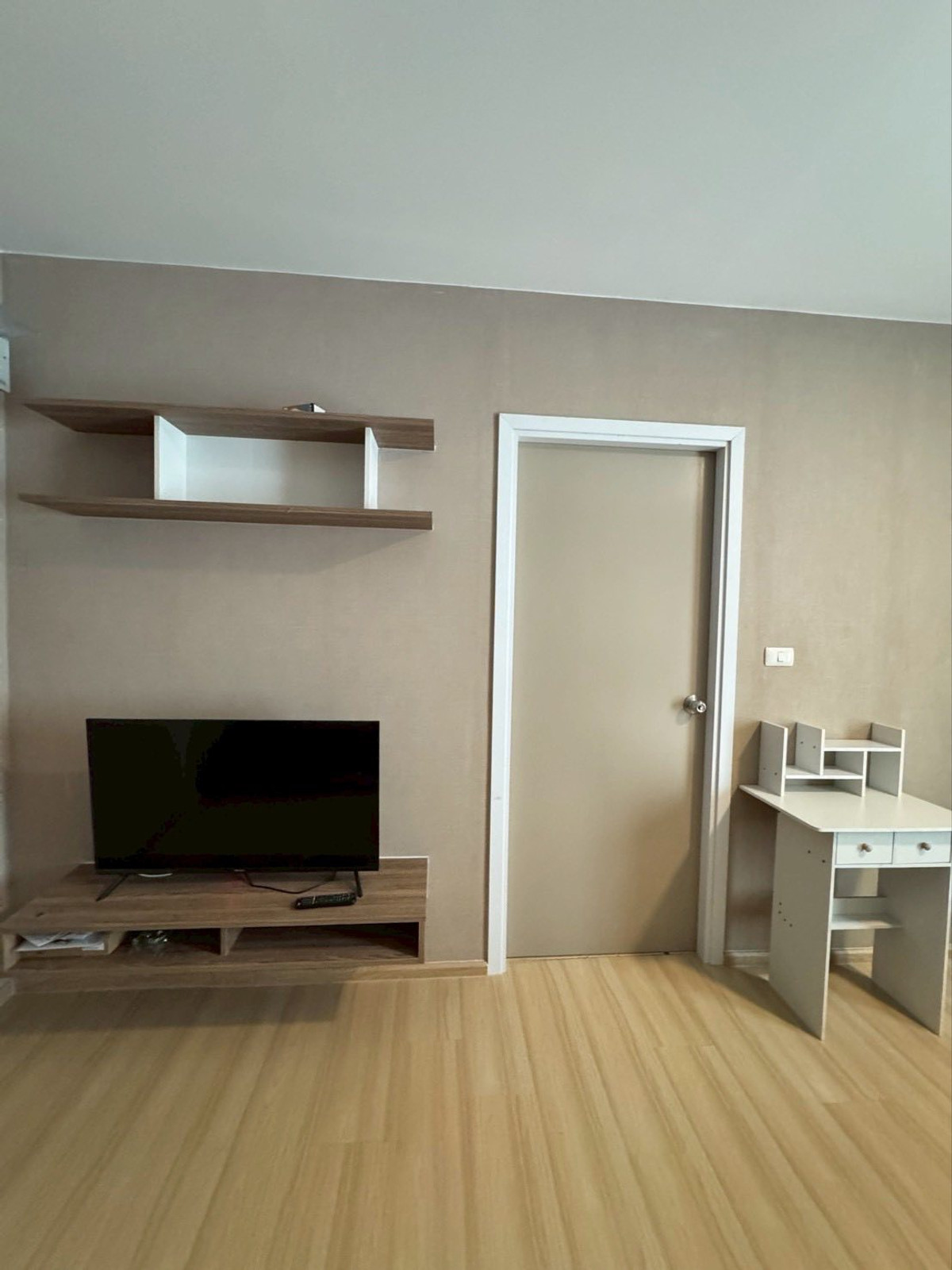 For SaleCondoSamut Prakan,Samrong : 🔥 Under 2 million! Sukhumvit Condo near BTS, very hard to find LESTO SUKHUMVIT 113 Tel. 063-6165390