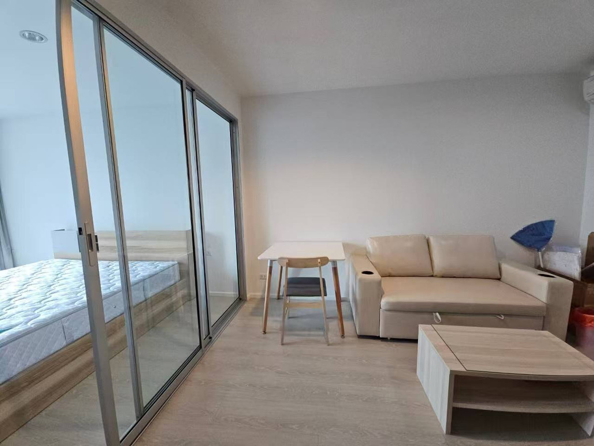 For RentCondoSathorn, Narathiwat : For rent, Rhythm Sathorn Narathiwat, north side, beautiful view, 38 sq m, 18,000, no negotiation, minimum 1 year, contact Line ID jubilojoy1, ready to move in 15 April.