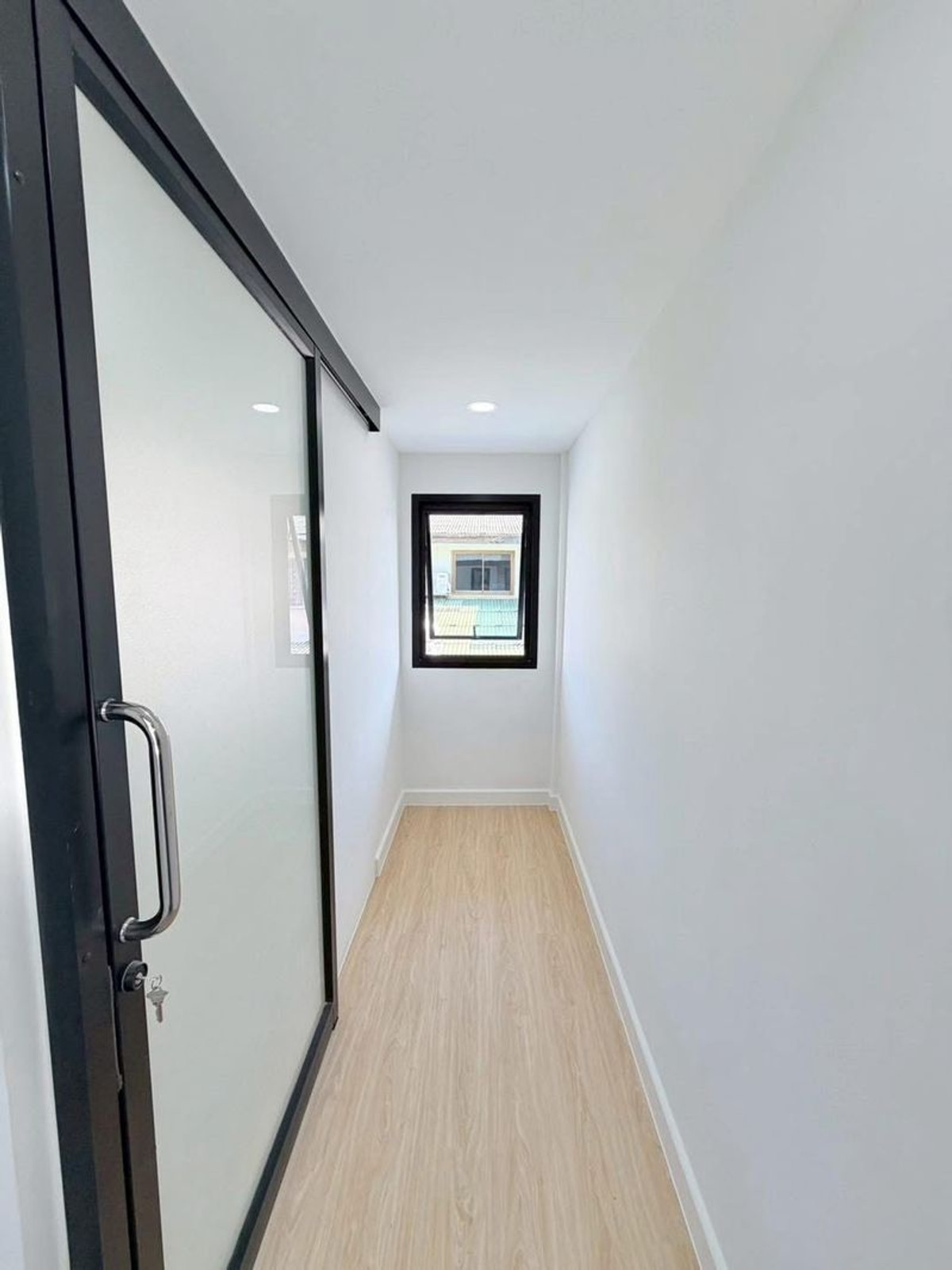 ขายทาวน์โฮมวิภาวดี ดอนเมือง หลักสี่ : ทาวน์เฮ้าส์ 1.5 ชั้น ม.พงษ์เพชรพัฒนา (งามวงศ์วาน 35)  ขนาด 25 ตารางวา 3 ห้องนอน แต่งใหม่พร้อมอยู่ ซอยงามวงศ์วาน 35 แขวงทุ่งสองห้อง เขตหลักสี่ กรุงเทพมหานคร