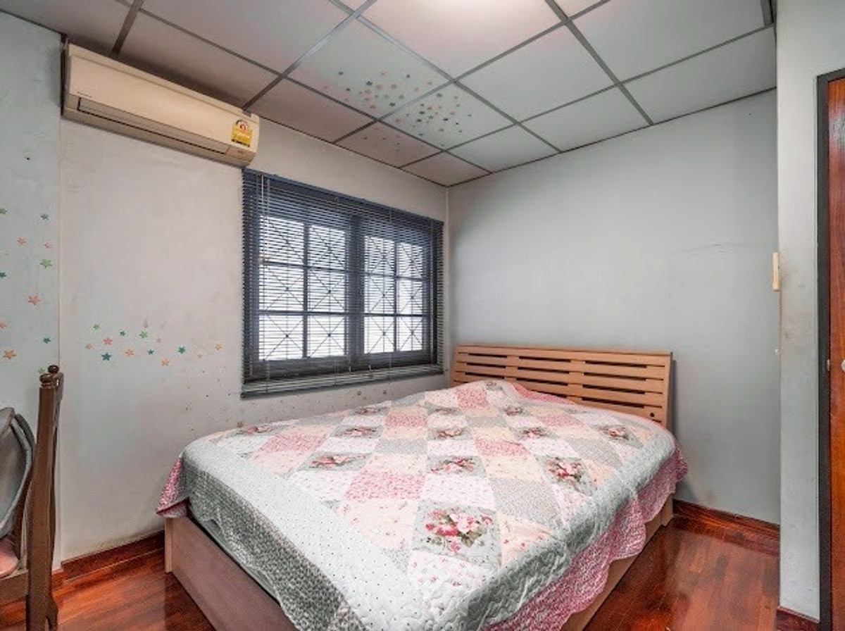 For SaleHouseSukhumvit, Asoke, Thonglor : Cozy House for Sale Phra Khanong | Family Home Best Value | Near BTS Phra Khanong | 12,900,000 THB | House for sale Phra Khanong, suitable for families, good value, near BTS Phra Khanong 12,900,000 baht - LTHC14785