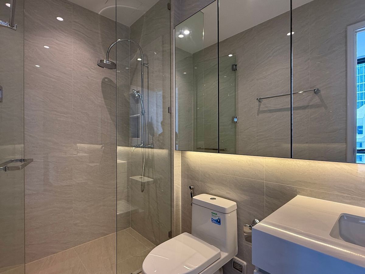 For SaleCondoWitthayu, Chidlom, Langsuan, Ploenchit : 2 bedroom condo, beautifully decorated, in Soi Tonson, Lang Suan area. Near Lumphini Park