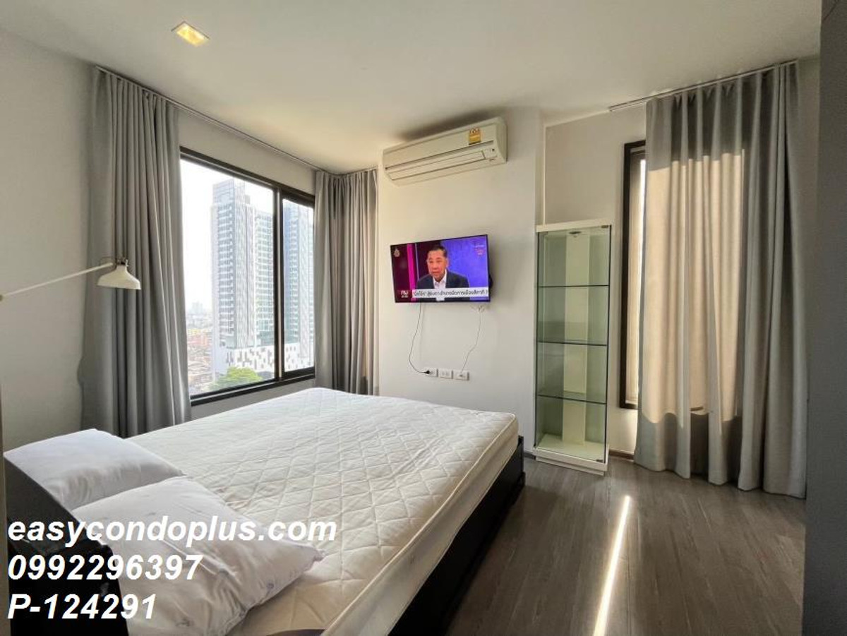 For RentCondoWongwianyai, Charoennakor : P-124291 Stunning 1 Bed at 98 Wireless Near BTS Wongwian Yai, 16,000 THB | Line Id: @easycondoplus | 099-229-6397