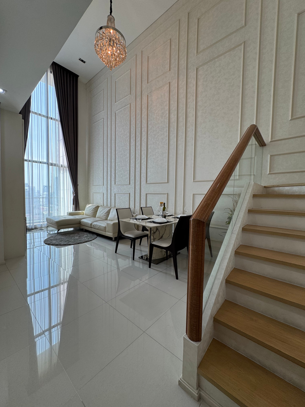 ให้เช่าคอนโดพระราม 9 เพชรบุรีตัดใหม่ RCA : ให้เช่า Villa Asoke Duplex ชั้นสูง พื้นที่กว้าง 90 ตร.ม. ห้องสวยหรูสภาพนางฟ้า