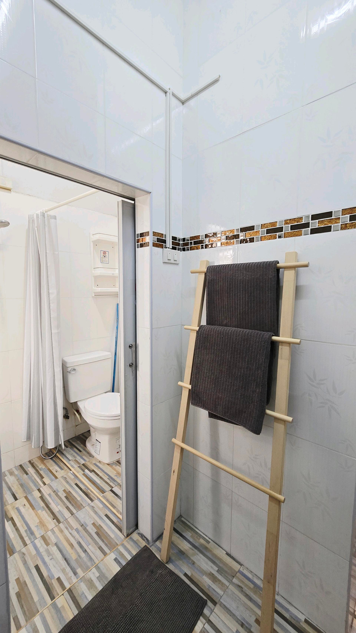 ให้เช่าทาวน์โฮมวงเวียนใหญ่ เจริญนคร : 📣 For Rent | Townhome 2 ชั้น ใกล้ BTS กรุงธนบุรี (ซอยเจริญนคร 18)
🏡 บ้านรีโนเวทใหม่ แต่งครบ พร้อมอยู่ ใกล้ไอคอนสยาม ใกล้สาทร