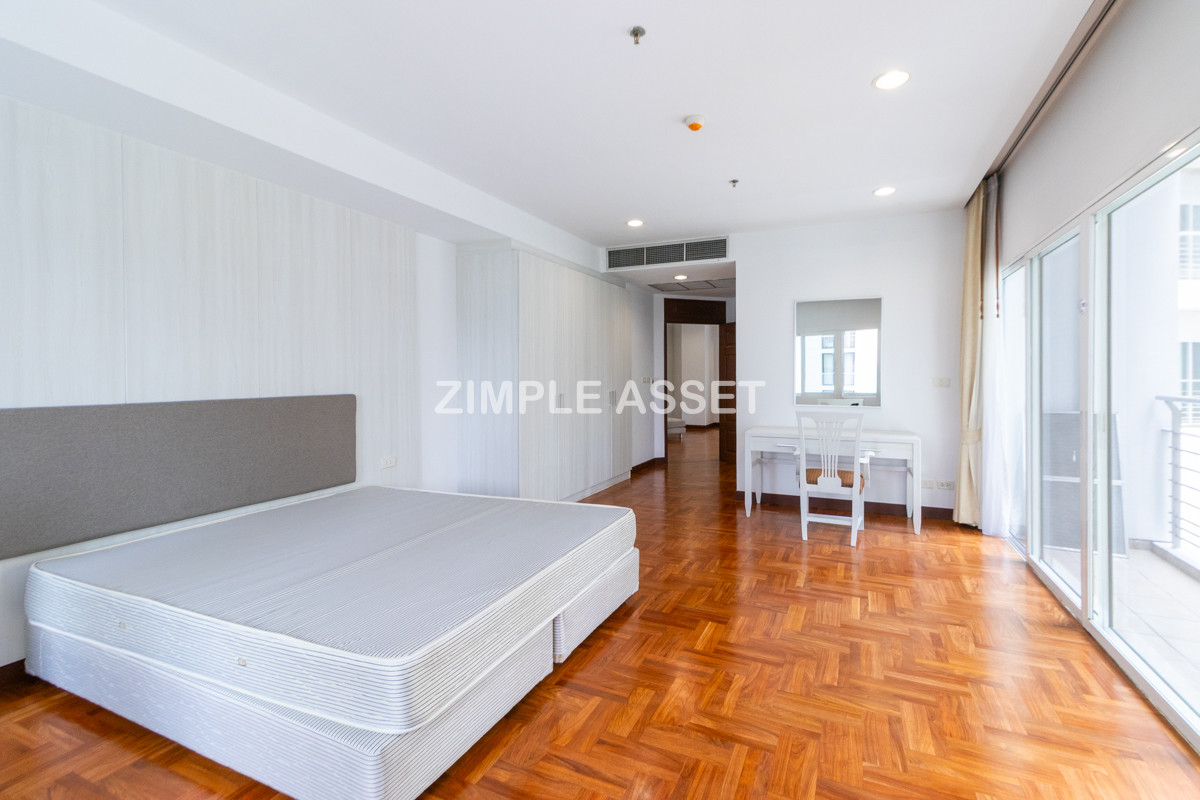 For RentSukhumvit, Asoke, Thonglor : Line ID: @zimple_asset  A luxurious residential in Sukhumvit 24. Fully furnished with complete facilities, offering a comfortable “home-like” atmosphere in a prime location with convenient access to BTS and shopping center. Pet friendly🐶