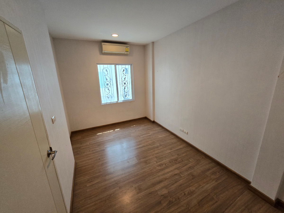 ให้เช่าทาวน์โฮมเอกชัย บางบอน : ทาวน์เฮ้าส์ 3BED 3BATH | 264ตรม | BTS วุฒากาศ | 28,000/เดือน (เลี้ยงสัตว์ได้🐶🐱✅)