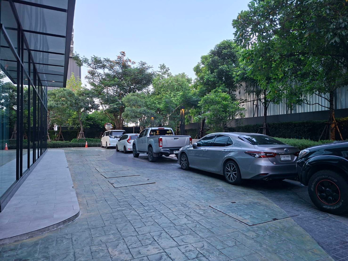 For RentCondoSamut Prakan,Samrong : Urgent for rent, low price 10,000 baht, next to Thippawan MRT, ready to move in, get 6 months, Knightsbridge Sukhumvit Theparak 089-6620022