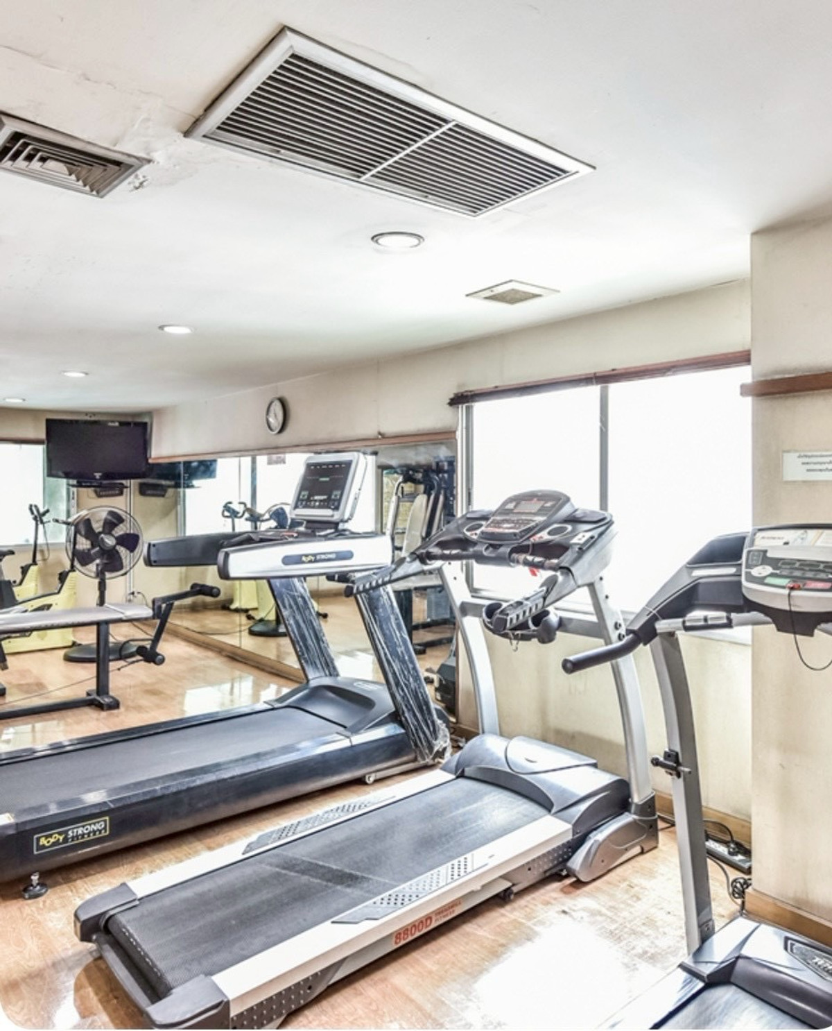 For RentCondoRatchathewi,Phayathai : For urgent rent, Baan Pathumwan Condo, 2 bedrooms, 1 bathroom, Baan Pathumwan Condo.