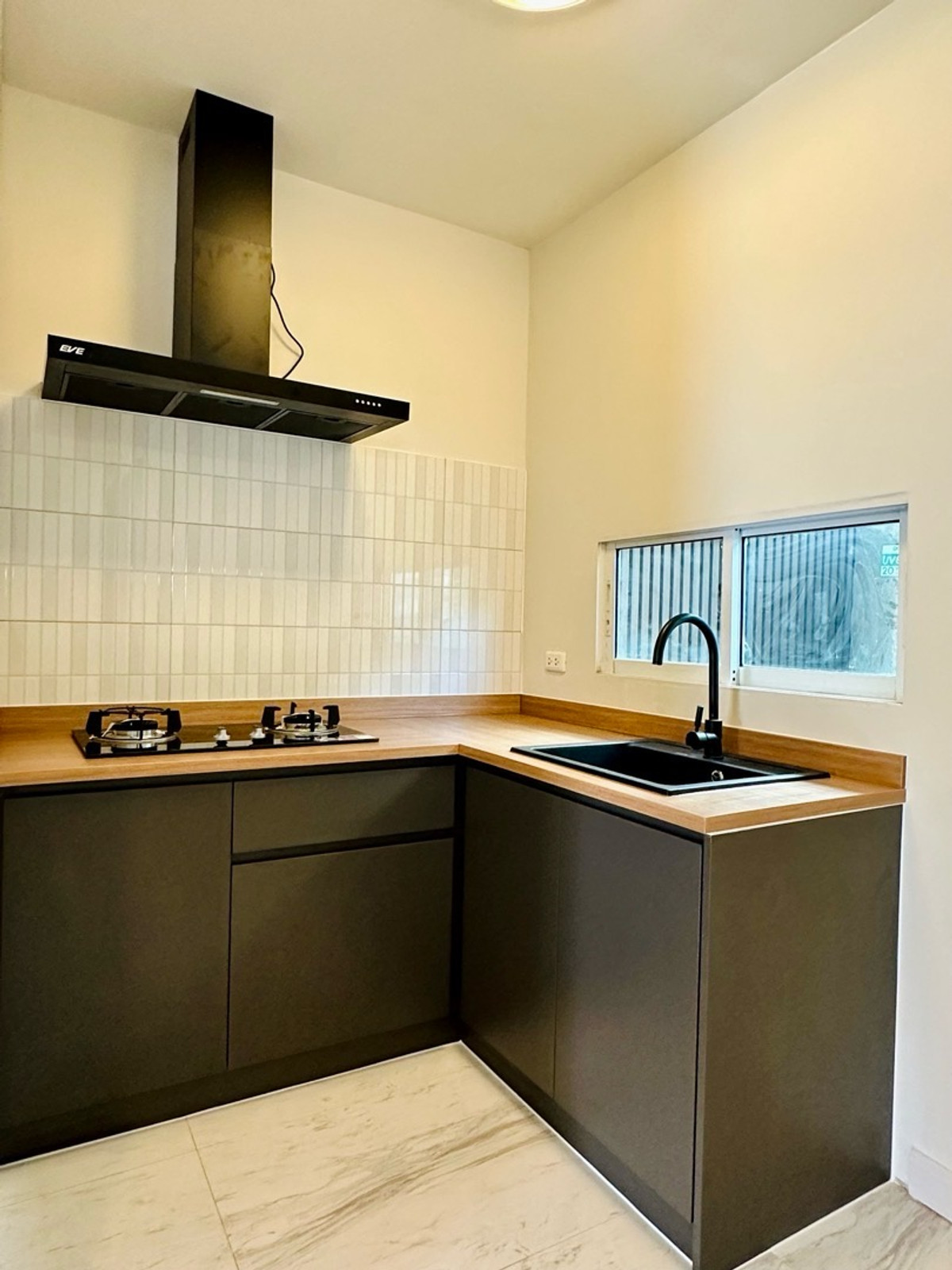 For RentTownhomeNawamin, Ramindra : Townhome for rent Baan Klang Muang Nawamin 42 Newly decorated, very beautiful Fully furnished, ready to move in