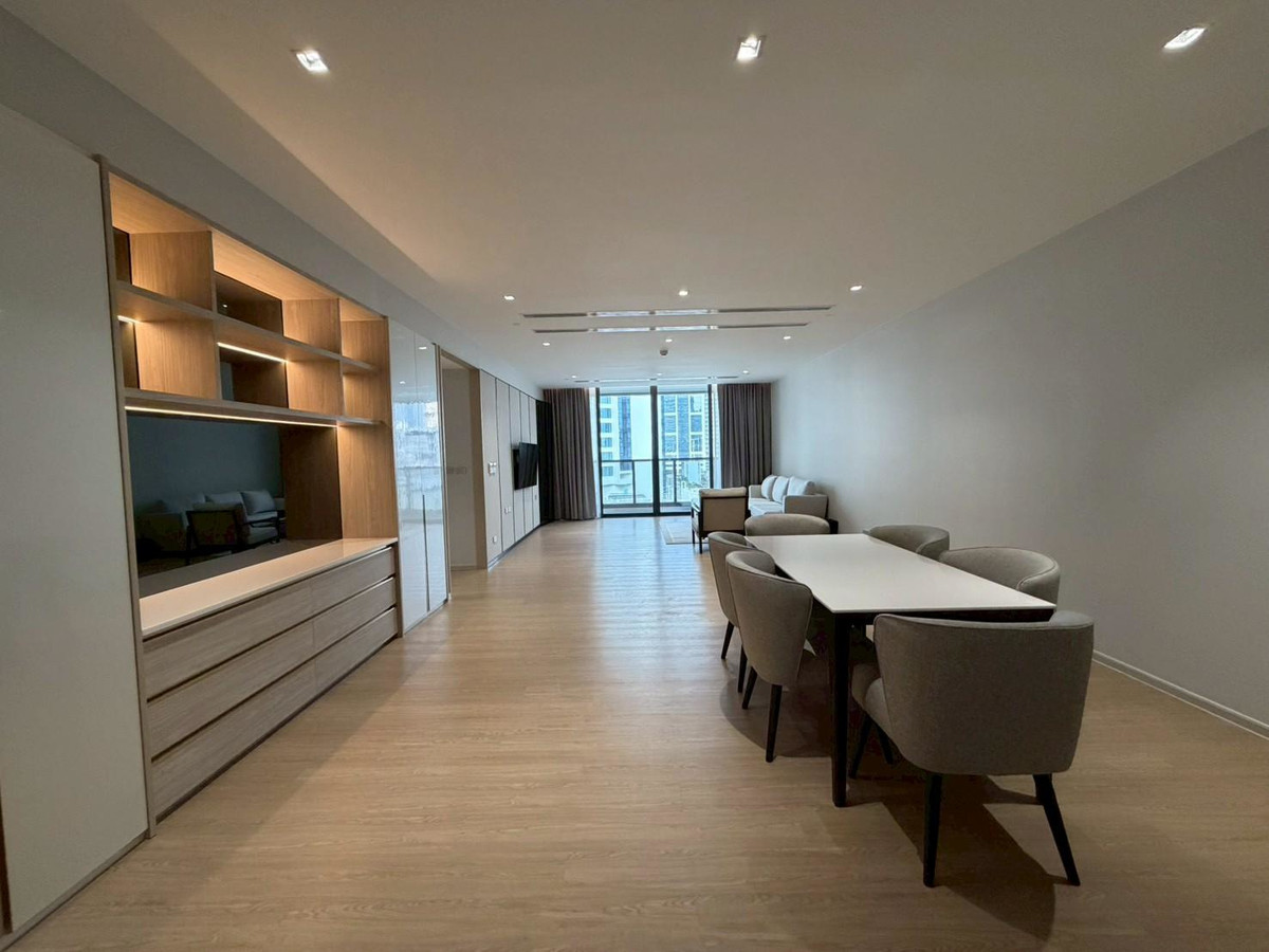 For RentSukhumvit, Asoke, Thonglor : GM Estate Executive Apartment Sukhumvit 20 – 3 Beds + Multi-Purpose Room, 200 sq.m. Please call: 062-496-6454