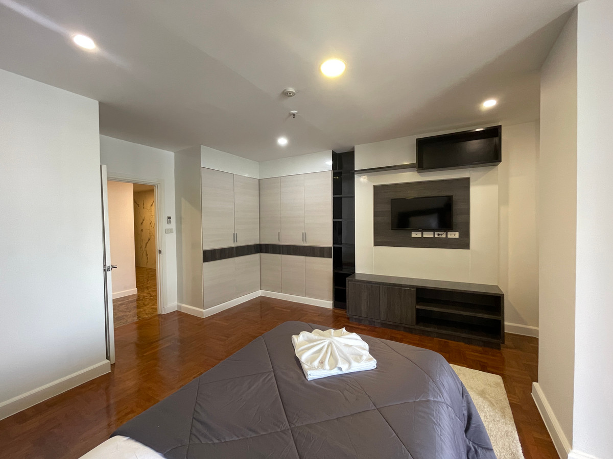 For RentCondoSukhumvit, Asoke, Thonglor : 🔥 Condo for Rent – Fifty Fifth Tower Thonglor | 3 Bedrooms 223 SQ.M. | Near BTS Thonglor