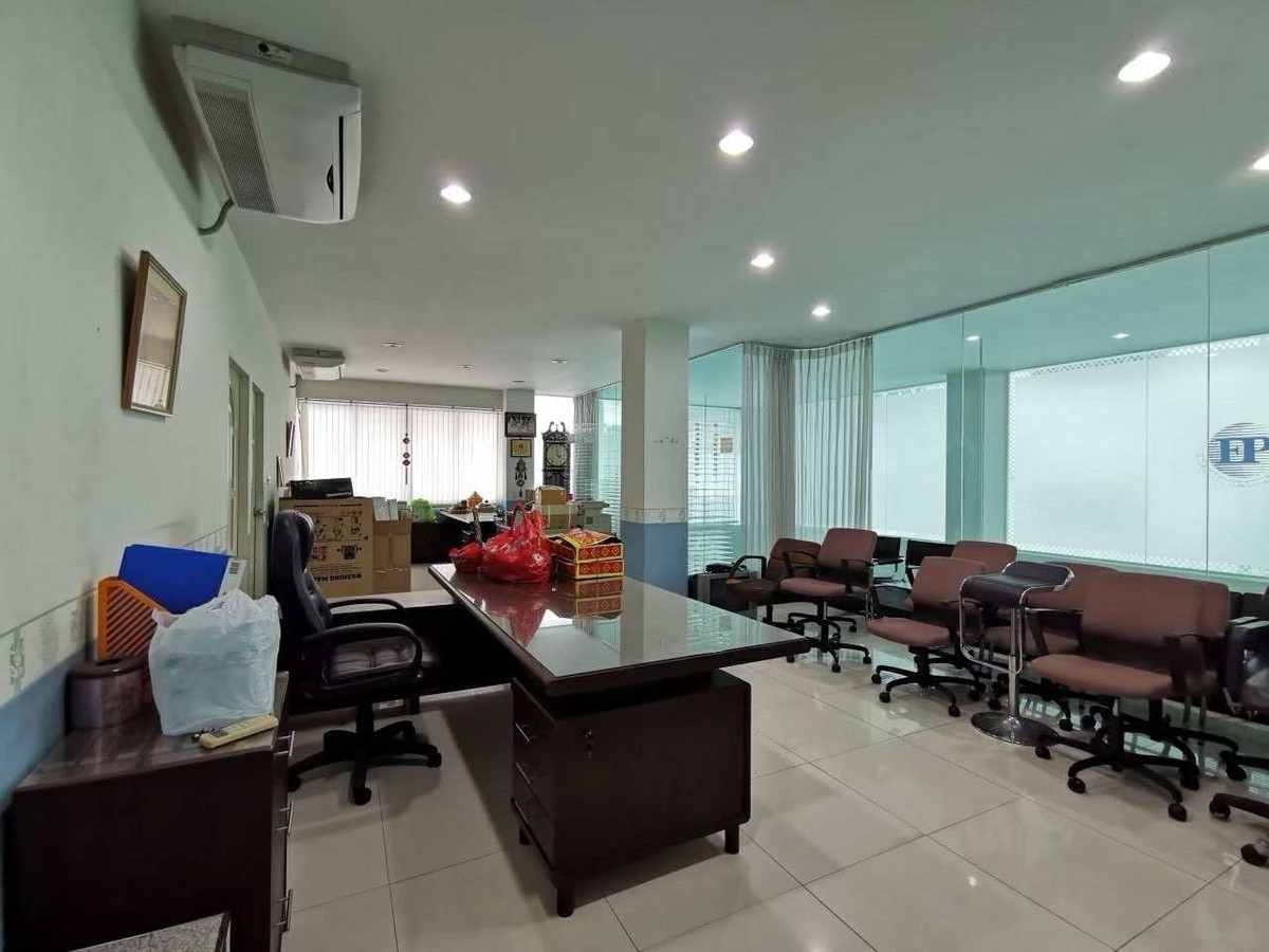 ให้เช่าอาคารพาณิชย์วงเวียนใหญ่ เจริญนคร : ตึกเดี่ยวให้เช่า  คลองสาน-ไอคอนสยาม  1,200ตารางเมตร 