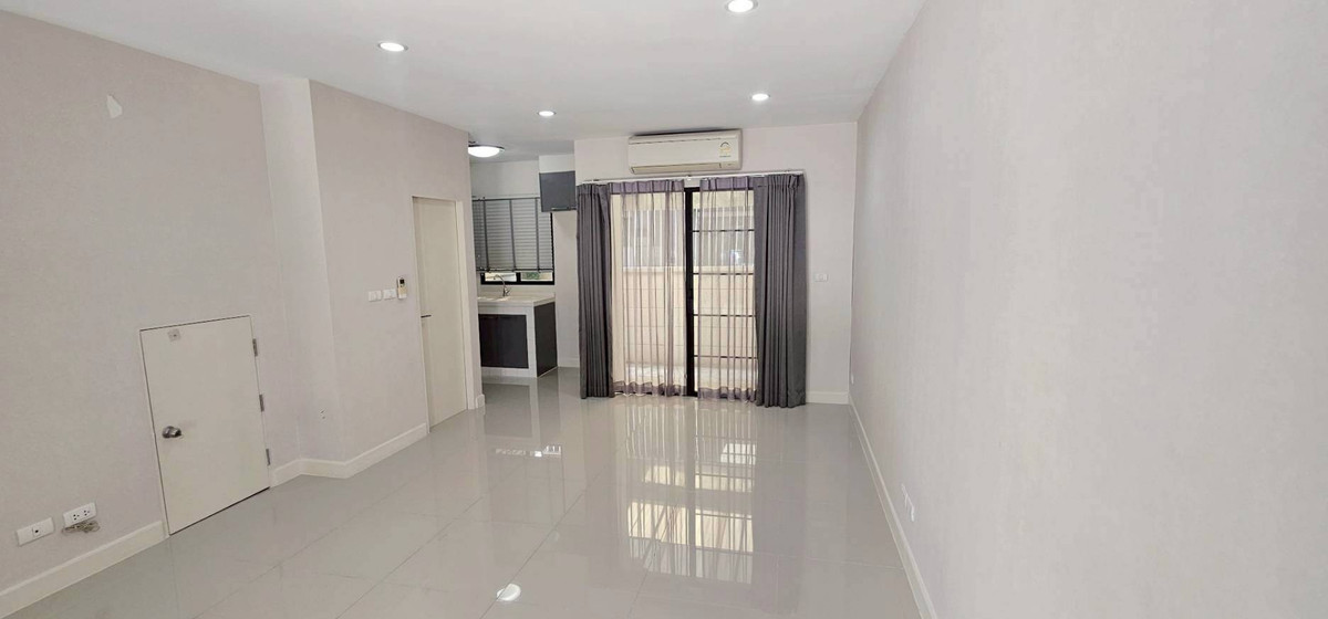 ให้เช่าทาวน์โฮมรามคำแหง หัวหมาก : R2961 ให้เช่าทาวน์โฮม 3 ชั้น  บ้านกลางเมือง พระราม 9 – รามคำแหง (ว่างค่ะ)