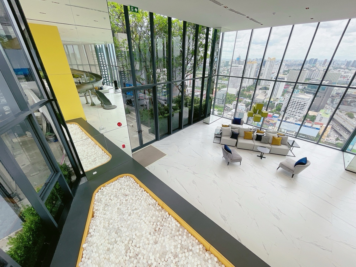 ขายคอนโดพระราม 9 เพชรบุรีตัดใหม่ RCA : 𝐈𝐃𝐄𝐎 𝐑𝐀𝐌𝐀𝟗 𝐀𝐒𝐎𝐊𝐄 พร้อมเข้าอยู่ แต่งครบ 𝐅𝐫𝐞𝐞 เงินดาวน์ 𝐎 ผ่อนสบายๆ 𝟏𝟔,𝟎𝟎𝟎/เดือน ห้องใหม่ มือ1 