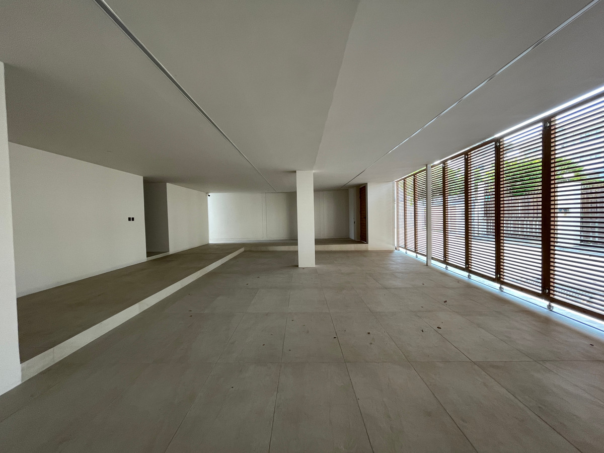 ขายบ้านเลียบทางด่วนรามอินทรา : 🔥 EXCLUSIVE PROMOTION 🔥โอกาสสุดท้ายในการครอบครองในราคาพิเศษที่สุด [ขาย] 💎 Ultra Luxury Show Unit | ELIVA Ekkamai - Eastville 💎 บ้านเดี่ยวหรู 3 ชั้น ดีไซน์ Mid-Century Modern — ความเป็นส่วนตัวสูงสุดเพียง 4 ยูนิตในโครงการ!