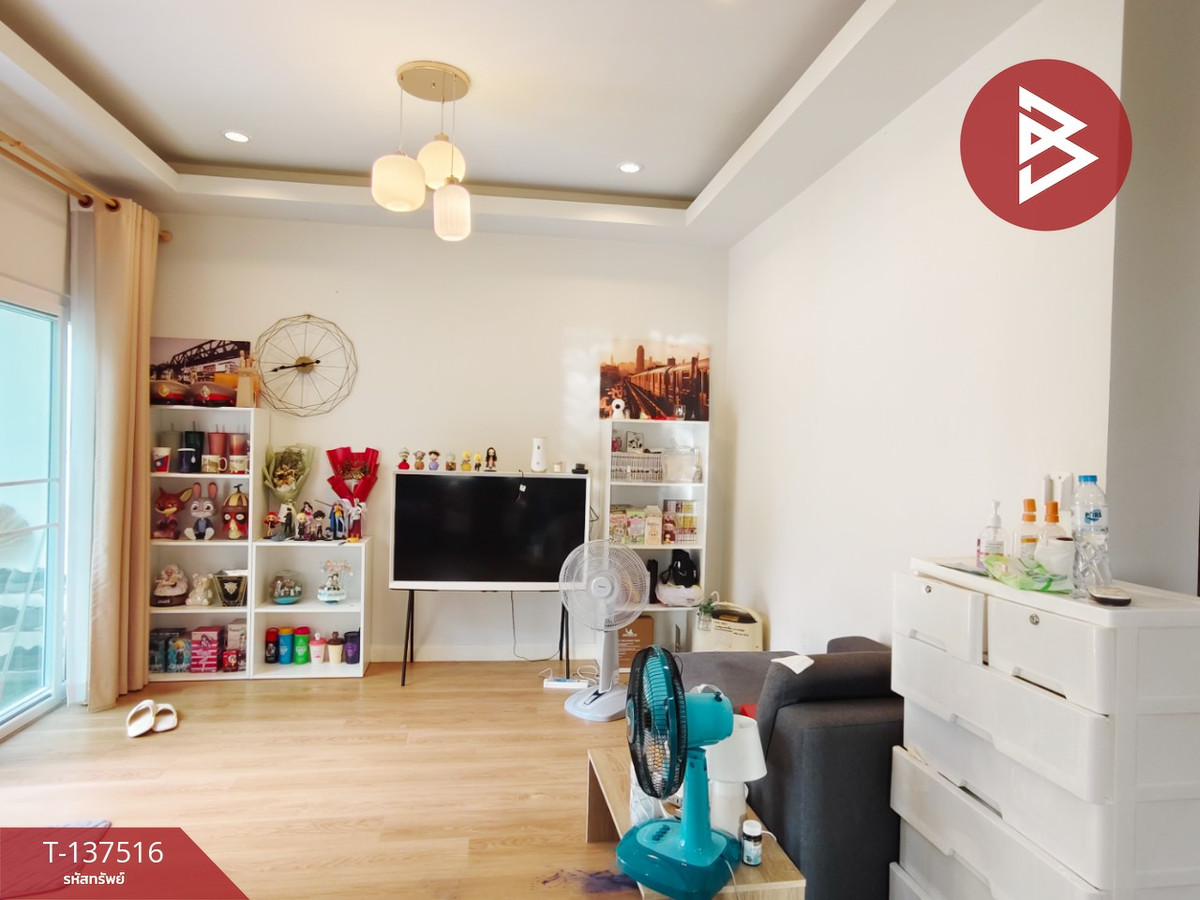 For SaleHouseNakhon Pathom : Semi-detached house for sale, Krisana Gardenhome Village, Phutthamonthon Sai 5 (Krisana Gardenhome), Sam Phran, Nakhon Pathom.