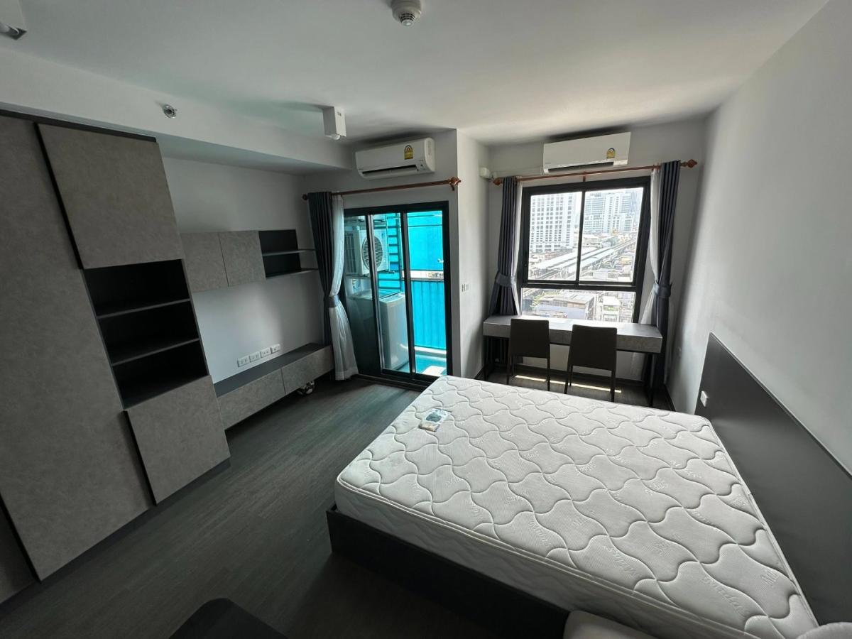 For RentCondoSapankwai,Jatujak : 🔥For Rent Now🔥 Ideo Phahonyothin - Chatuchak, beautiful 1-bedroom unit, next to BTS Saphan Khwai, near MRT Chatuchak, fully furnished, ready to move in. Prime location.