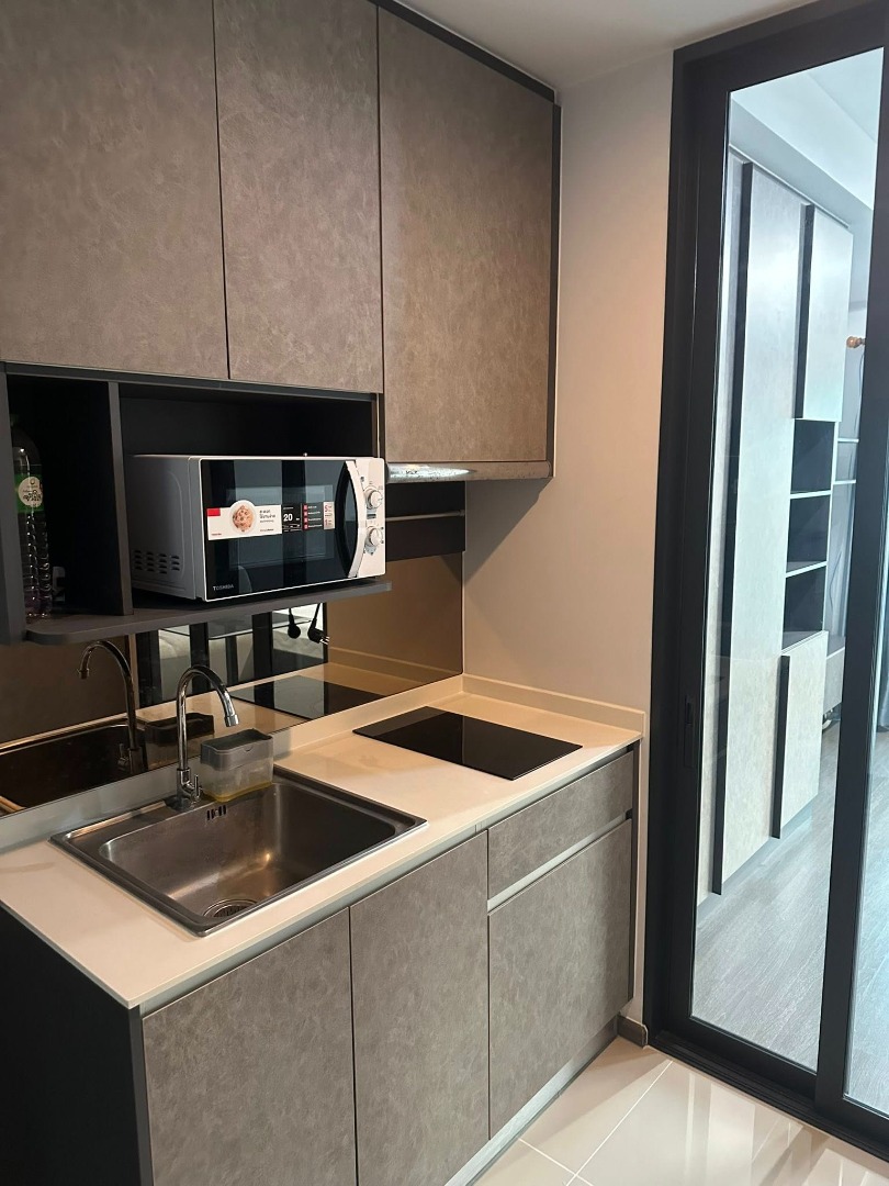 For RentCondoSapankwai,Jatujak : 🔥For Rent Now🔥 Ideo Phahonyothin - Chatuchak, beautiful 1-bedroom unit, next to BTS Saphan Khwai, near MRT Chatuchak, fully furnished, ready to move in. Prime location.