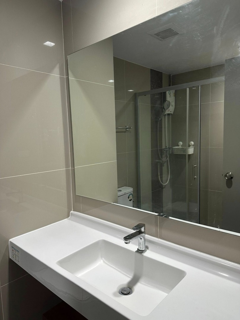 For RentCondoSapankwai,Jatujak : 🔥For Rent Now🔥 Ideo Phahonyothin - Chatuchak, beautiful 1-bedroom unit, next to BTS Saphan Khwai, near MRT Chatuchak, fully furnished, ready to move in. Prime location.