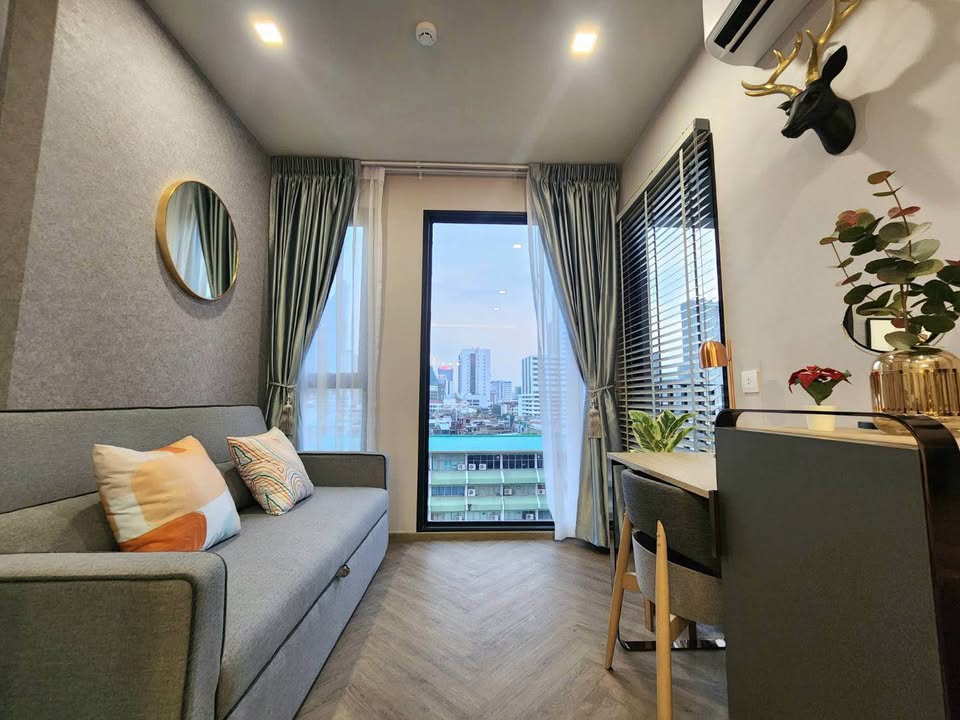 For RentCondoSiam Paragon ,Chulalongkorn,Samyan : 🔥For Rent Now🔥 Chapter Chula-Samyan, 2 Bedrooms, Luxurious Fully Furnished Unit with Built-in Furniture, 9th Floor, Unobstructed South-facing View, Near MRT Samyan (600 m), Close to Chulalongkorn University, Ready to Move In.