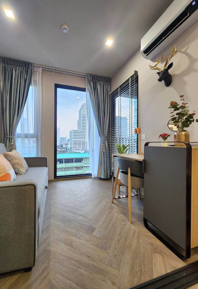 For RentCondoSiam Paragon ,Chulalongkorn,Samyan : 🔥For Rent Now🔥 Chapter Chula-Samyan, 2 Bedrooms, Luxurious Fully Furnished Unit with Built-in Furniture, 9th Floor, Unobstructed South-facing View, Near MRT Samyan (600 m), Close to Chulalongkorn University, Ready to Move In.