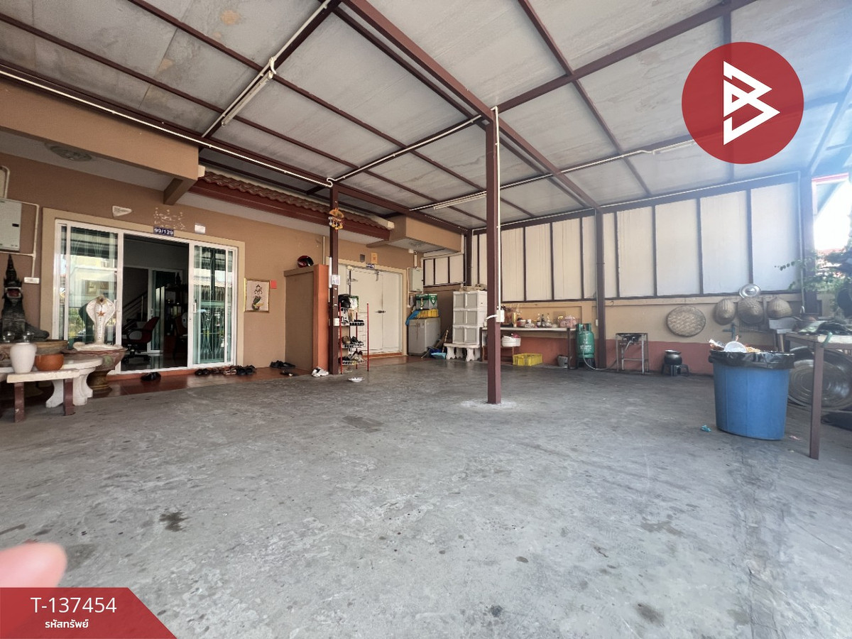 For SaleTownhomeSamut Prakan,Samrong : Townhouse for sale Manthakarn Ville Village, Bang Phli-Tamru, Samut Prakan