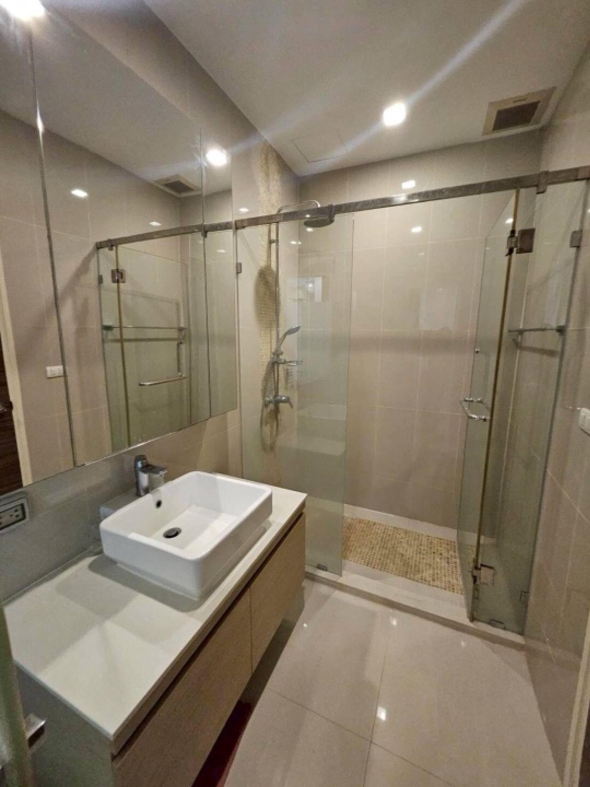 ให้เช่าคอนโดพระราม 9 เพชรบุรีตัดใหม่ RCA : For rent : 𝐂𝐨𝐧𝐝𝐨 𝗤 𝗔𝘀𝗼𝗸𝗲ให้เช่า คิว อโศก