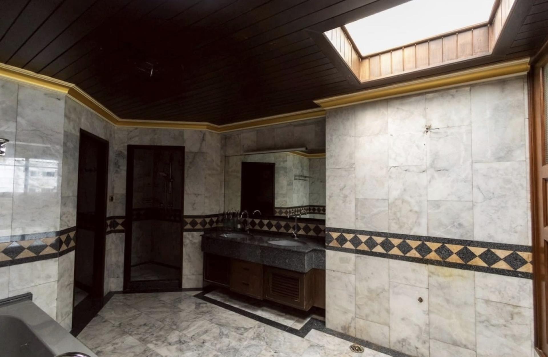 ขายบ้านสาทร นราธิวาส : ขายด่วนบ้านเดี่ยว 5ชั้น Rare Item ทำเล สาทร เย็นอากาศ 46.4ตรว.700ตรม. 5นอน7น้ำ 3จอดรถ