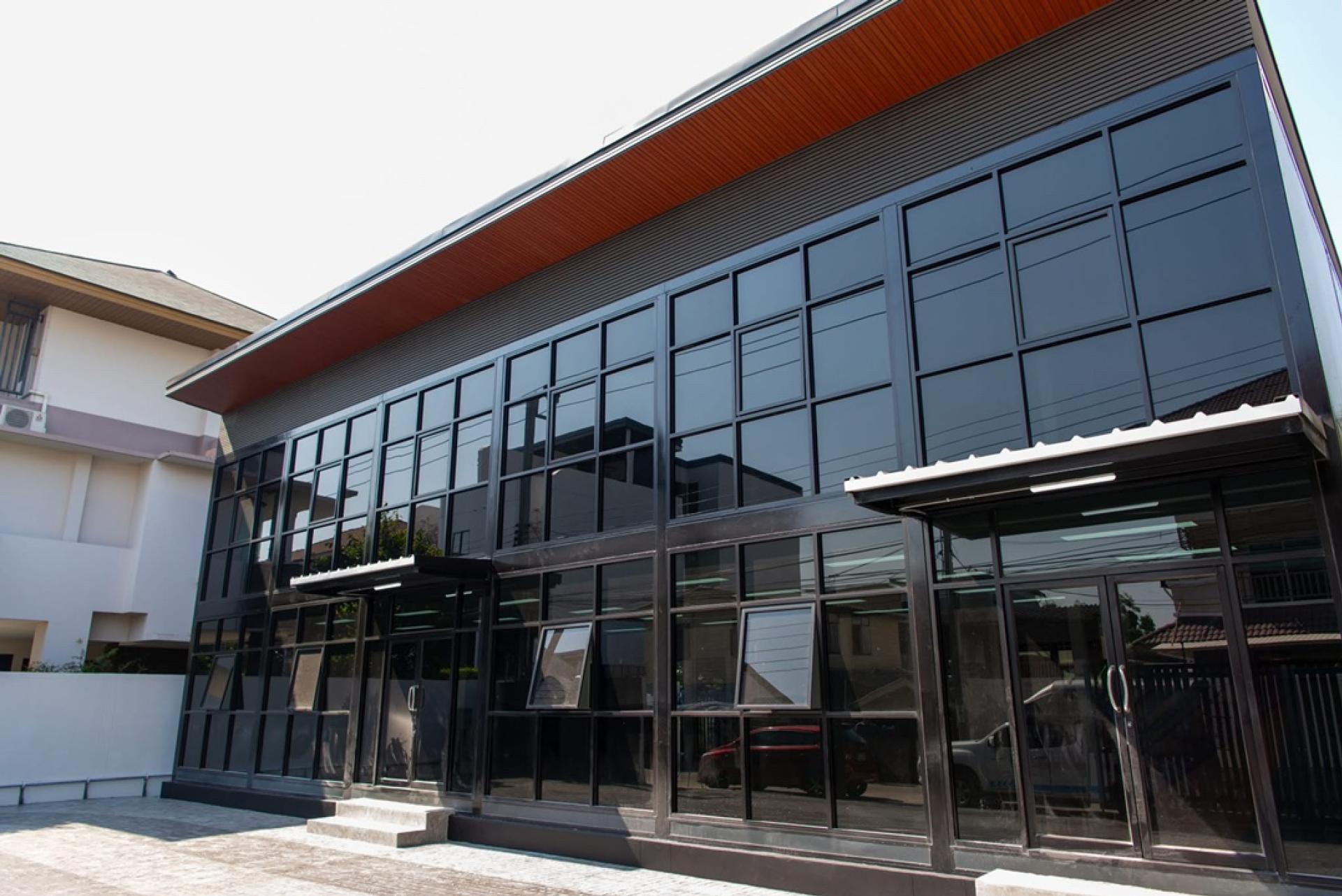 For RentOfficeOnnut, Udomsuk : Office +Warehouse, land area 100 sq m. Usable area 345 sq m. for rent near BTS Punyawithi.