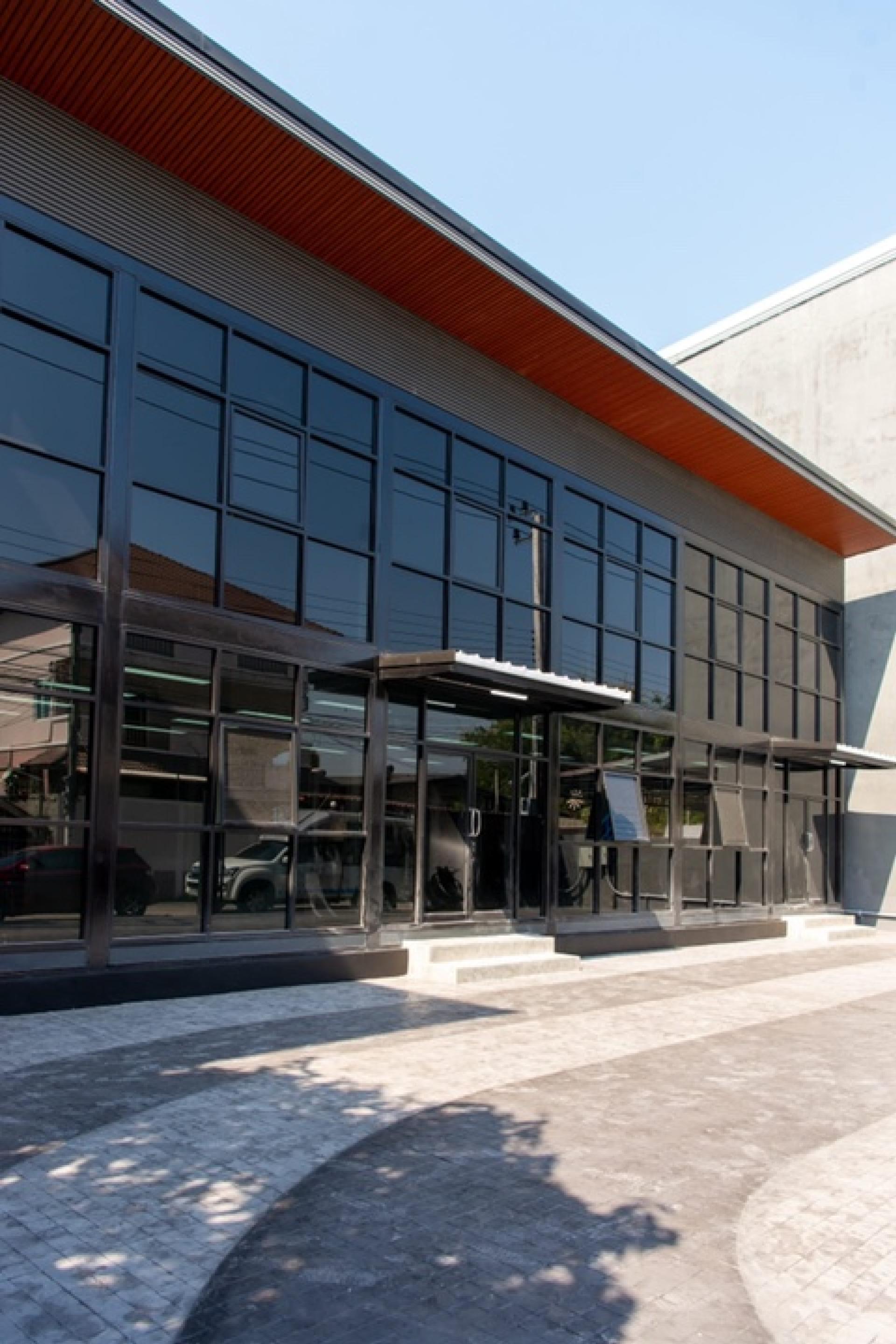 For RentOfficeOnnut, Udomsuk : Office +Warehouse, land area 100 sq m. Usable area 345 sq m. for rent near BTS Punyawithi.