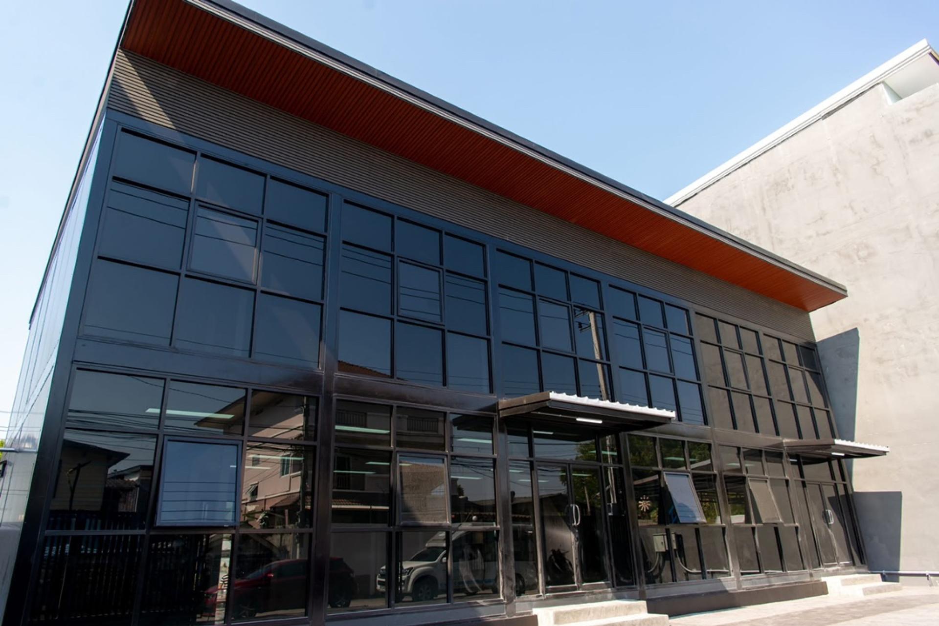 For RentOfficeOnnut, Udomsuk : Office +Warehouse, land area 100 sq m. Usable area 345 sq m. for rent near BTS Punyawithi.